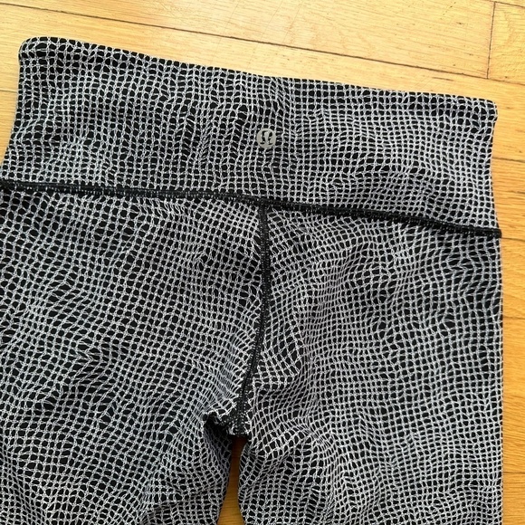Lululemon Wunder Under Pant III Fall Net White Black Sz 4 - Picture 9 of 10